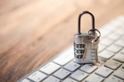 NIS 2, NIST CSF 2, ISO 27001 : Votre bouclier ultime face aux cybermenaces !