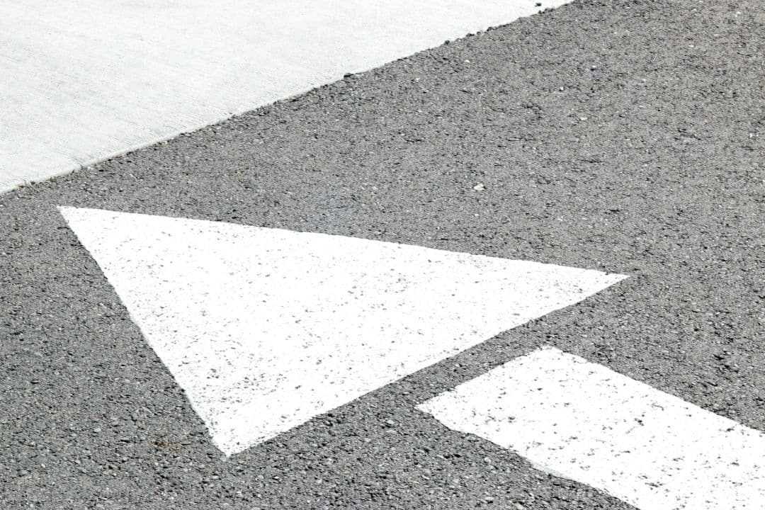 An arrow directs to the left.