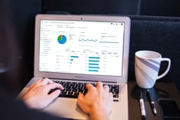 Splunk : De la donnée brute au bouclier numérique. Êtes-vous prêt à devenir le maître des logs ?