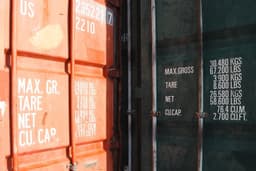 Incoterms 2020 : Votre Compas Infaillible dans l'Océan du Commerce International